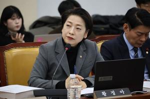 ����� �� ���� , �Ǵ� ���� 40% �� �ް� ... �� �̰��� �߽� ��å ȿ�� ��